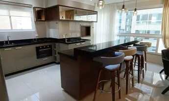 Imagem 2: Alto padrão, 03 suítes finamente mobiliado, com amplo lazer!