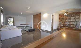 Imagem 3: Oportunidade!!! Sobrado no Pacaembu com 528m² de construção, 3 suítes, 5 vagas. Rua tranqu