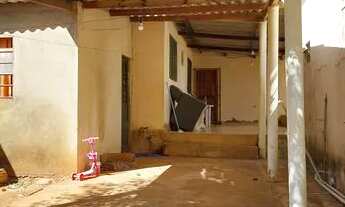 Imagem 4: Salões e casa Casa com 2 dormitórios