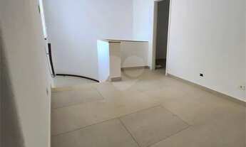 Imagem 6: BELO E GRANDE APTO DE 95 M² COM 02 DORMITÓRIOS E QUINTAL PARA LOCAÇÃO NA SANTA TERESINHA