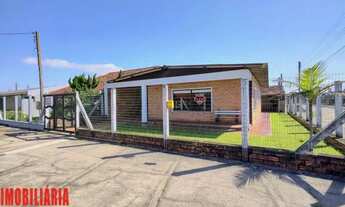 Imagem 2: Casa de esquina há poucos metros do mar em Avenida principal! Ref.:N 1069