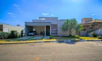 Imagem 3: O Paraíso em Atibaia: Casa de Alto Padrão com Lazer Completo no Condomínio Serra da Estrel