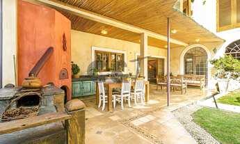 Imagem: Sobrado Residencial com 4 Dormitórios (Suítes)