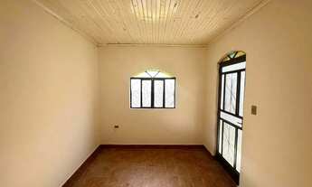 Imagem 5: Que tal uma LINDA CASA INDEPENDENTE no coração do Colonial?!