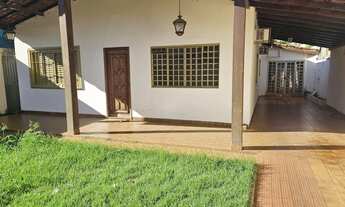 Imagem 2: Casa para venda possui 186 metros quadrados com 4 quartos em Alto da Boa Vista - Itumbiara