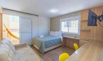 Imagem 2: Studio mobiliado com sacada no Centro