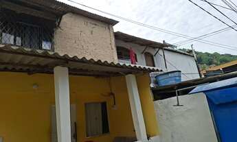 Imagem 6: Terreno com casas e comercio