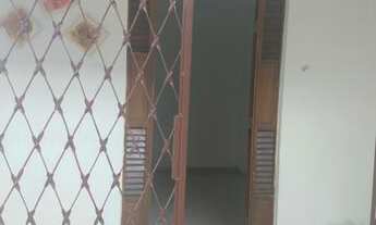 Imagem 3: Alugo casa em excelente localização-mandacaru