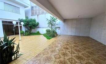 Imagem 3: Casa com 4 quartos e 7 banheiros para alugar