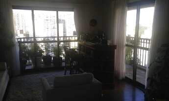 Imagem 4: Bem localizado na movimentada Sussumu Hirata, o apartamento conta com uma área de 195 m²