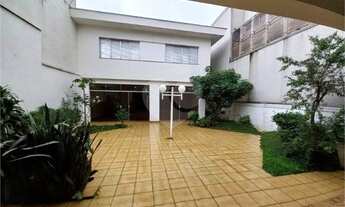 Imagem 2: Casa com 4 quartos e 7 banheiros para alugar