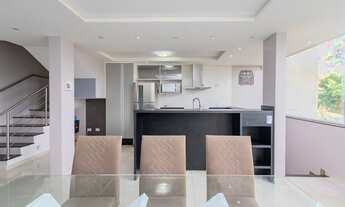 Imagem 6: Sobrado para venda possui 212 metros quadrados com 3 quartos em Abranches - Curitiba - PR