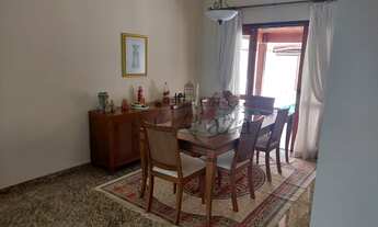 Imagem 3: Casa para venda tem 246 metros quadrados com 4 quartos