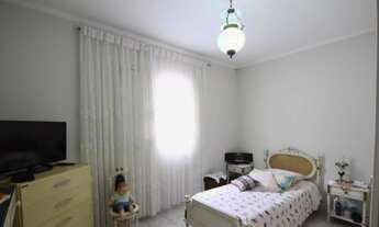 Imagem 2: Casa à venda com 220m², 3 quartos e 5 vagas