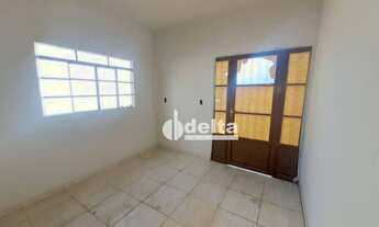 Imagem 6: Casa com 2 dormitórios para alugar, 80 m² por R$ 8.000,00/mês - Centro - Uberlândia/MG