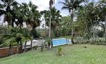 Imagem 6: Magnífica propriedade na Fazendinha, amplo living com pé direito duplo, 4 suítes, piscina