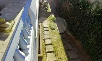 Imagem 7: Casa em estilo moderno., com 6 quartos e 4 vagas. Churrasquira e piscina