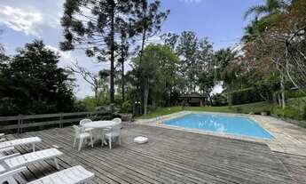 Imagem 2: Magnífica propriedade na Fazendinha, amplo living com pé direito duplo, 4 suítes, piscina