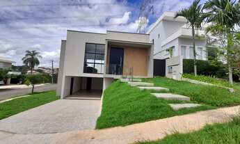 Imagem 2: Casa de condomínio térrea para venda possui 230 metros quadrados com 3 quartos