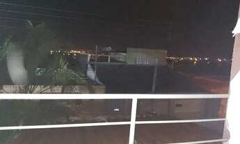 Imagem 4: OPORTUNIDADE ÚNICA! Sobrado com piscina em Cond. Fechado! 235m²! Arniqueira! Confira!