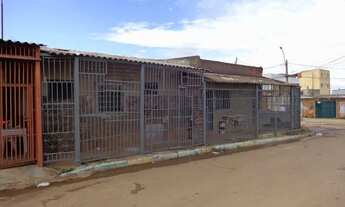 Imagem 6: QR 313 CASA DE ESQUINA 193 M² COM 2 RESIDENCIAS ESCRITURADA VALOR SÓ R$ 230.000,000