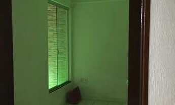 Imagem: Aluga-se quarto de fundo com banheiro individual