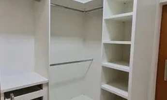 Imagem 5: Casa térrea para vender completa em armários planejados, com 03 suítes e piscina aquecida