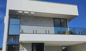 Imagem: Casa duplex no condomínio Damha