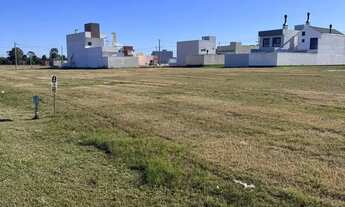 Imagem 7: Terreno amplo à venda no Quinta do Lago, com 557,89m² (12,01m x 46,75m), em condomínio com