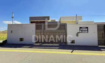 Imagem 4: Casa Térrea com Piscina e Área Gourmet , Pronta para Morar