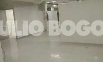 Imagem 2: Oportunidade no Centro da Tijuca. Excepcional loja comercial, localização privilegiada no