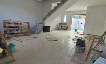 Imagem 4: Sobrado para venda possui 82 metros quadrados com 2 quartos em Rio Pequeno - Camboriú - SC