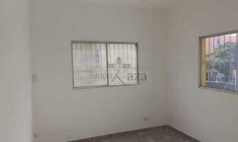 Imagem 7: Sobrado para aluguel tem 90 metros quadrados com 4 quartos