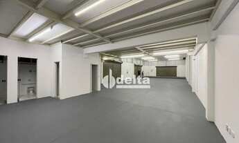Imagem 4: Barracão para alugar, 400 m² por R$ 8.000,00/mês - Nossa Senhora Aparecida - Uberlândia/MG
