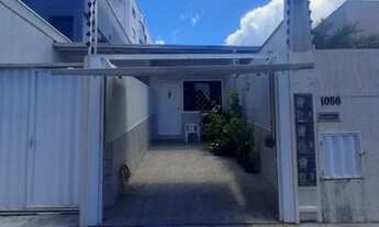 Imagem 2: Para você que busca uma casa em Balneário Camboriú, para moradia ou para ter uma renda fix