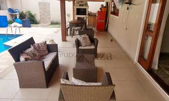 Imagem: Casa para venda tem 246 metros quadrados