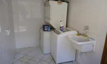 Imagem 3: Sobrado piso superior - 3 dormitórios grandes, sendo 1 suite, todos com porta balcão, a su