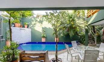 Imagem: Casa com 3 quartos e 5 banheiros à venda