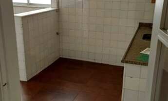 Imagem 4: Excelente apartamento vazio na quadra da praia. 02 quartos (01 suíte) e 01 vaga