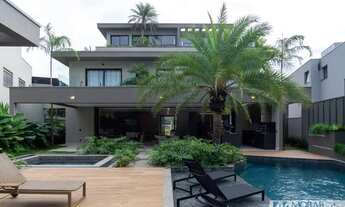 Imagem: 07 suítes privativas-831 metros quadrados