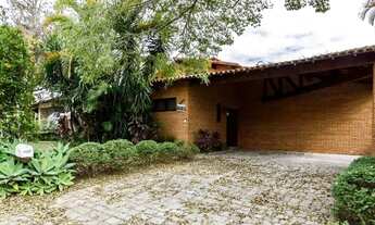 Imagem 4: Casa de condomínio para aluguel tem 380 metros quadrados com 4 quartos