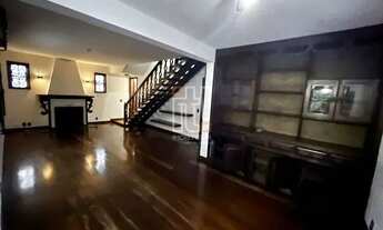 Imagem 6: Casa para aluguel e venda possui 292 metros quadrados com 5 quartos