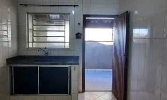 Imagem 2: Excelente casa de Fundos 01 Dormitório, com garagem, independente, R$ 1.100,00, Jardim Car