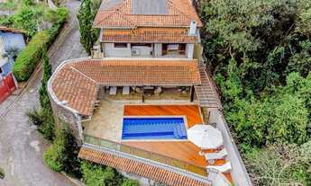 Imagem 4: Casa de Alto Padrão com Vista para a Mata, Espaço Gourmet e Piscina Aquecida por R$1.640.0