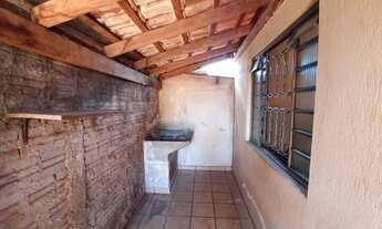 Imagem 7: Casa com 2 dormitórios para alugar, por R$ 950/mês - Messiânico - Londrina/PR