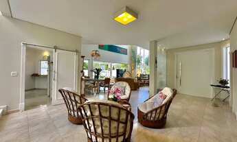 Imagem 3: Casa de luxo com 5 suítes e área de lazer com piscina, sauna e churrasqueira - 4 vagas - J