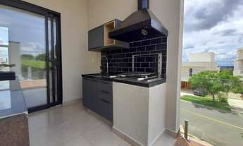 Imagem 7: Casa de condomínio térrea para venda possui 230 metros quadrados com 3 quartos