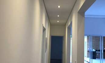 Imagem 5: Casa de condomínio para venda possui 218 metros quadrados com 3 quartos