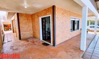 Imagem 6: Casa de esquina há poucos metros do mar em Avenida principal! Ref.:N 1069