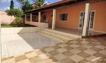 Imagem 3: Casa de condomínio para venda tem 800 metros quadrados com 4 quartos